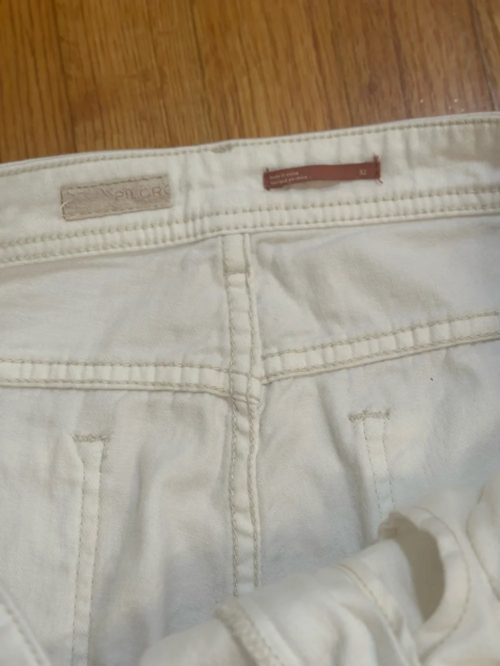 Anthropologie PILCRO Distressed white jeans size 32 (¥¥) - Picture 4 of 12